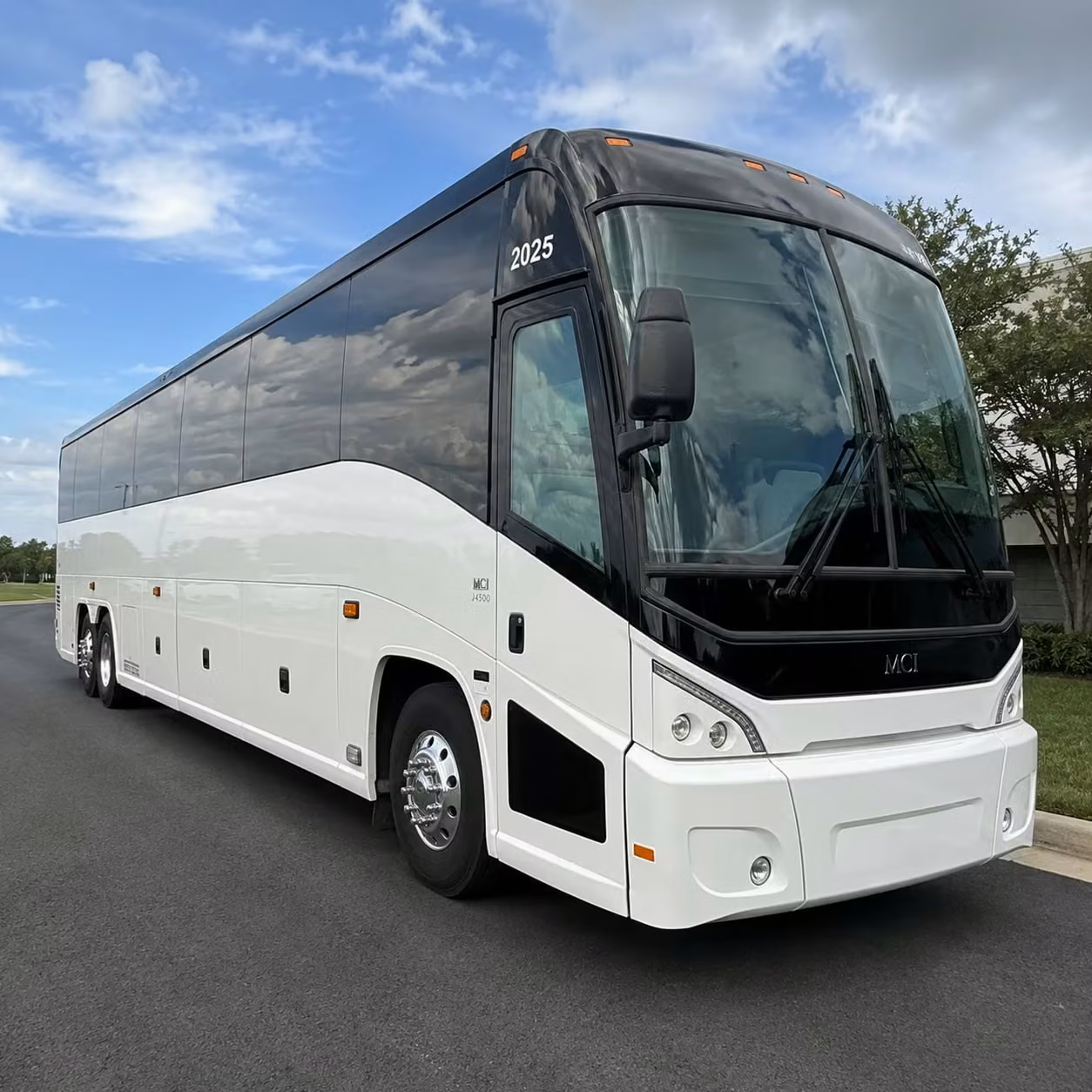 construction and industrial crew shuttles serving national city